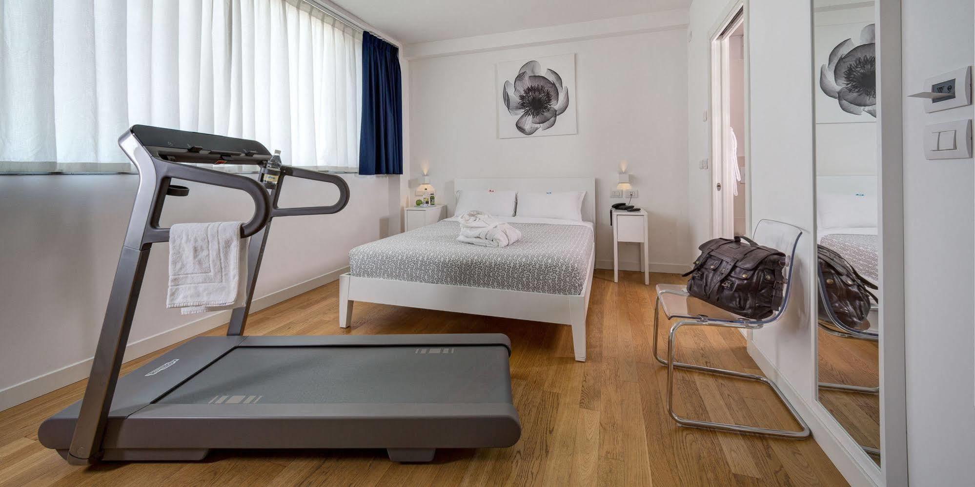 Hotel Forlanini 52 Parma Eksteriør billede